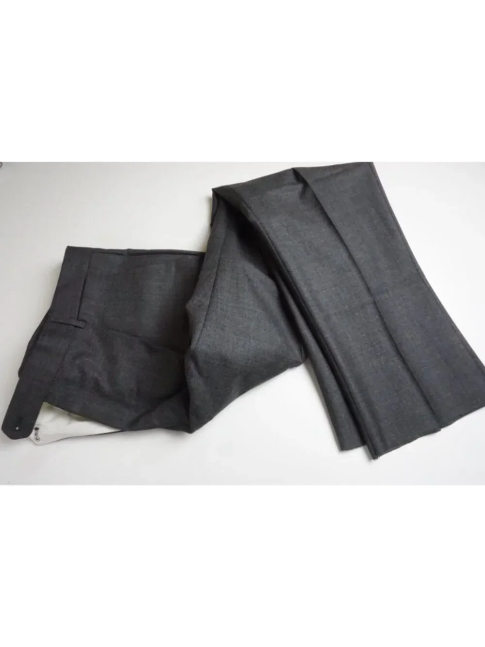 Burberry London Woven Solid Gray Wool 2 Pc Suit Jacket Pants Sz 44S BRAND NEW